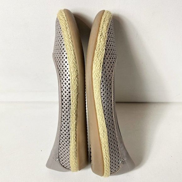 Clarks Womens Flats Pewter Leather Loafer Shoes Size 8W Perforated Espadrille - Picture 3 of 11